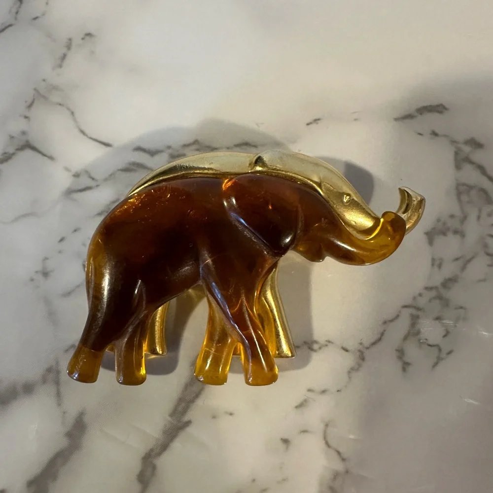Liz Claiborne faux tortoise‎ and gold tone elephant brooch